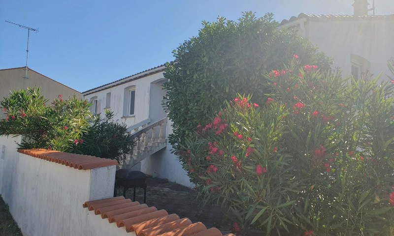 STUDIO A LOUER A L'ANNEE